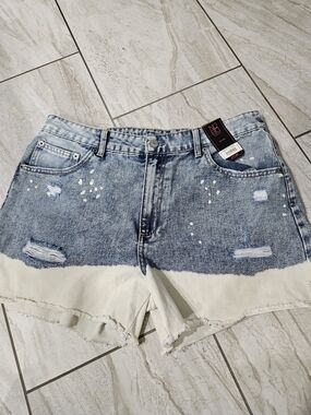 No Boundaries Two-Tone Distressed Jean Shorts - Blue/White